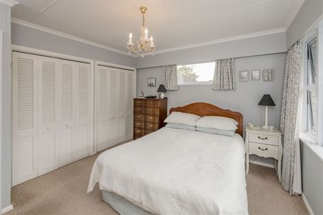 Photo of property in 16 Stuart Street, Levin, 5510