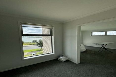 Photo of property in 16 Evergreen Parade, Rosehill, Papakura, 2113