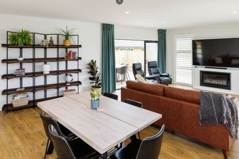 Photo of property in 18 Silkwood Place, Fitzherbert, Palmerston North, 4410