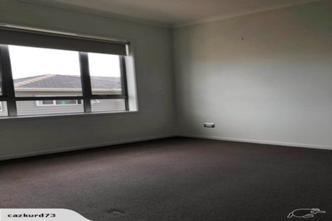 Photo of property in 61c Fields Parade, Oteha, Auckland, 0632