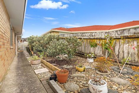 Photo of property in 9 Fleetwood Drive, Henderson, Auckland, 0612