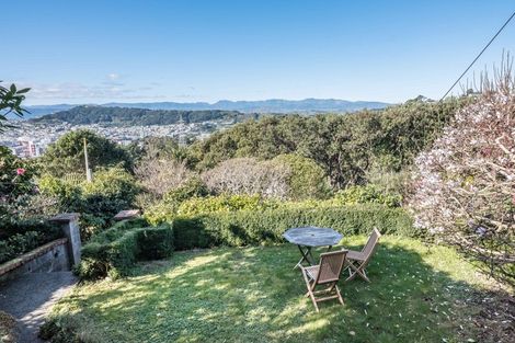 Photo of property in 78 Mortimer Terrace, Brooklyn, Wellington, 6021