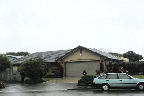 Photo of property in 19 Sutton Place, Dallington, Christchurch, 8061