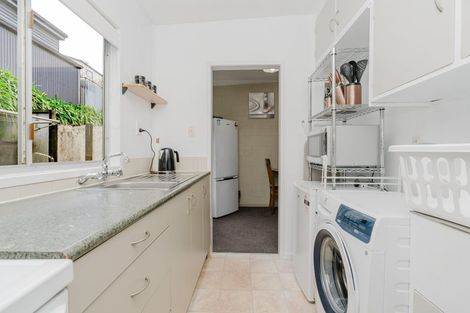 Photo of property in 2/100 River Road, Hamilton East, Hamilton, 3216