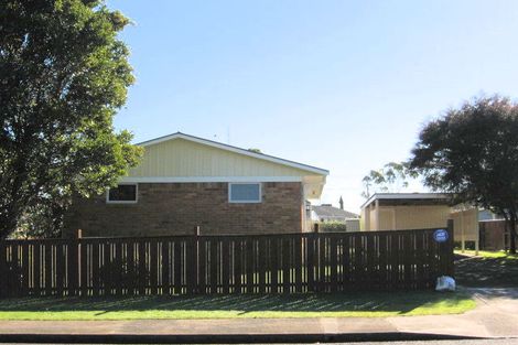 Photo of property in 102 Cargill Street, Papakura, 2110