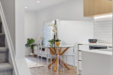 Photo of property in 2/4 Glenburn Road, Hobsonville, 0616