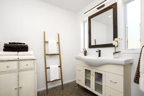 Photo of property in 4a Tramway Road, Beach Haven, Auckland, 0626