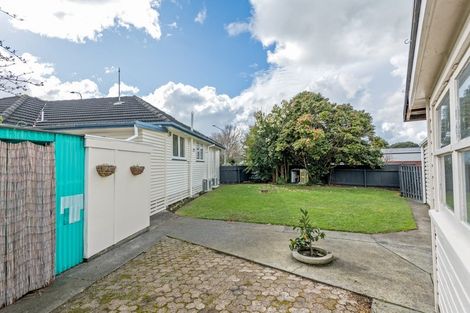 Photo of property in 98 Pahiatua Street, Hokowhitu, Palmerston North, 4410