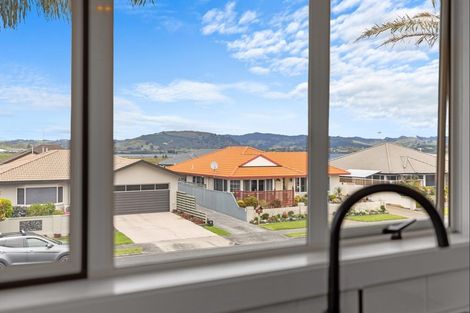 Photo of property in 38 Plateau Heights, Mount Maunganui, 3116