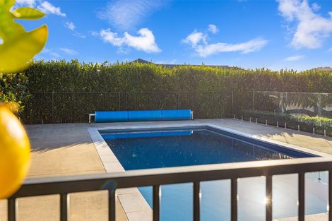 Photo of property in 14 Gilbransen Road, Kumeu, 0810