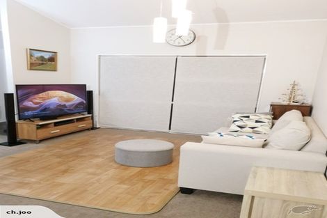 Photo of property in 2/29 Seine Road, Forrest Hill, Auckland, 0620