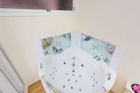 Photo of property in 32 Saint Annes Street, Levin, 5510