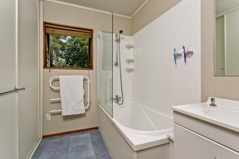 Photo of property in 2/32 Seaview Road, Glenfield, Auckland, 0629