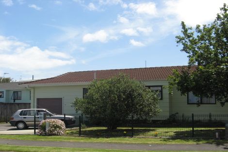 Photo of property in 42 Maplesden Drive, Clendon Park, Auckland, 2103