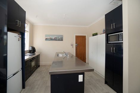 Photo of property in 21 Burns Avenue, Takaro, Palmerston North, 4412