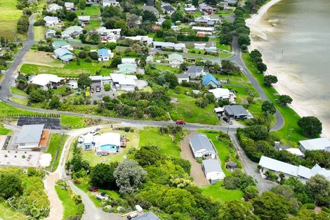 Photo of property in 9 Rigby Street, Whakapirau, 0583