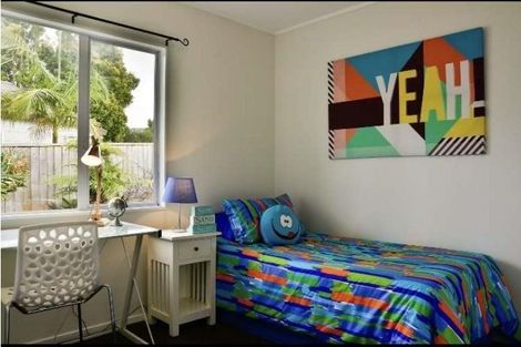 Photo of property in 47 Meadowvale Rise, Titirangi, Auckland, 0604