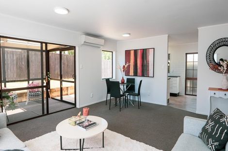 Photo of property in 1/50 Wellington Street, Howick, Auckland, 2014