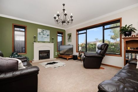 Photo of property in 24 Ohope Place, Papamoa Beach, Papamoa, 3118