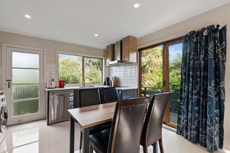 Photo of property in 2 Metcalfe Road, Henderson, Auckland, 0610