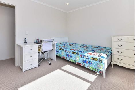 Photo of property in 9 Kirkaldy Street, Wattle Downs, Auckland, 2103