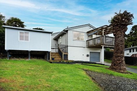 Photo of property in 32 Glenbervie Crescent, Massey, Auckland, 0614