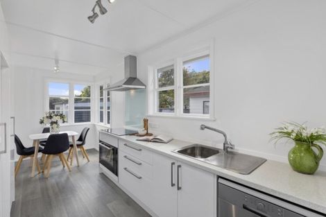 Photo of property in 39 Peck Street, Taita, Lower Hutt, 5011