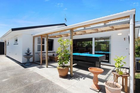 Photo of property in 59 Martin Road, Paraparaumu Beach, Paraparaumu, 5032