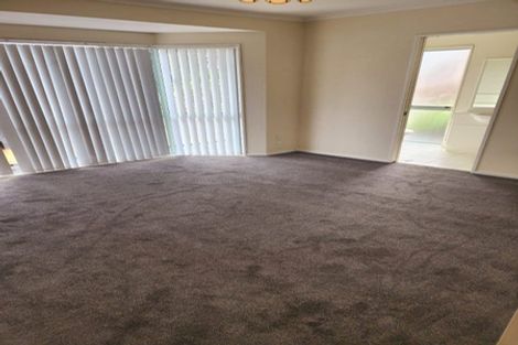 Photo of property in 8 Huntington Drive, Huntington Park, Auckland, 2013