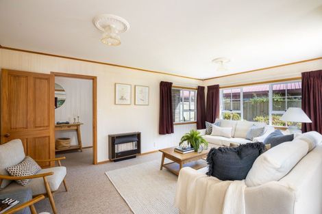 Photo of property in 7 Boulevard Drive, Merrilands, New Plymouth, 4312