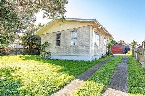 Photo of property in 112 Hinau Street, Castlecliff, Whanganui, 4501