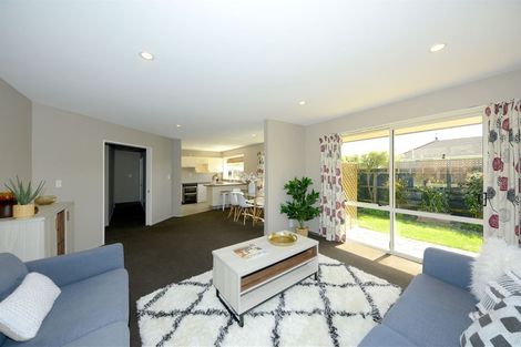 Photo of property in 2/10 Thistledown Place, Woolston, Christchurch, 8062