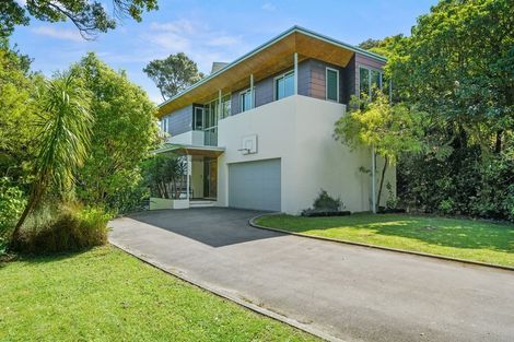Photo of property in 19 Dillon Street, Lowry Bay, Lower Hutt, 5013