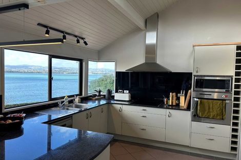 Photo of property in 240 Devonport Road, Tauranga, 3110