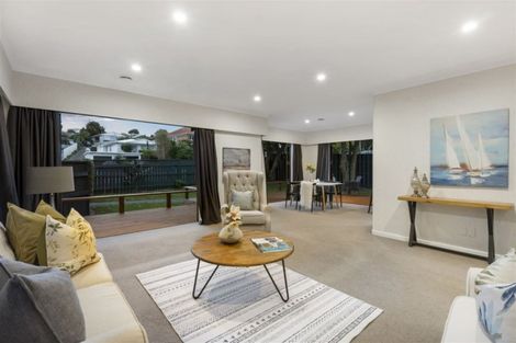 Photo of property in 37 Parkhill Road, Mellons Bay, Auckland, 2014