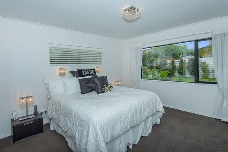 Photo of property in 8 Stace Hopper Drive, One Tree Point, 0118