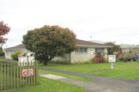 Photo of property in 2/5 Royal Arch Place, Rosehill, Papakura, 2113