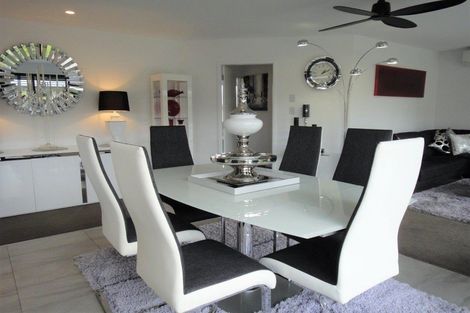 Photo of property in 16 Roto View, One Tree Point, 0118