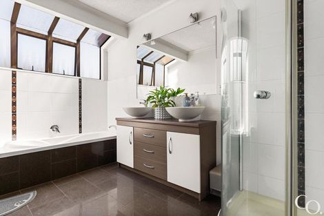 Photo of property in 4/10 Sutherland Avenue, Mount Maunganui, 3116