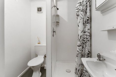 Photo of property in 71 Milton Terrace, Picton, 7220