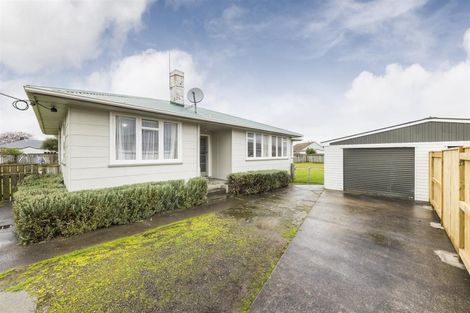 Photo of property in 9 Holland Crescent, Bulls, 4818