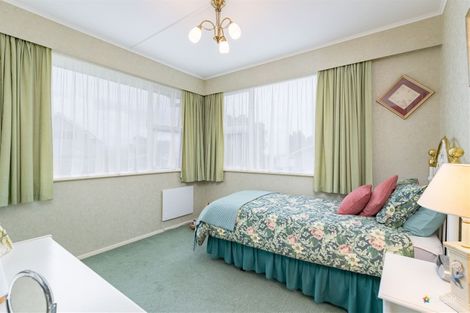 Photo of property in 15 Maple Grove, Maungaraki, Lower Hutt, 5010