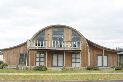 Photo of property in 20 Surf Street, Whitianga, 3510