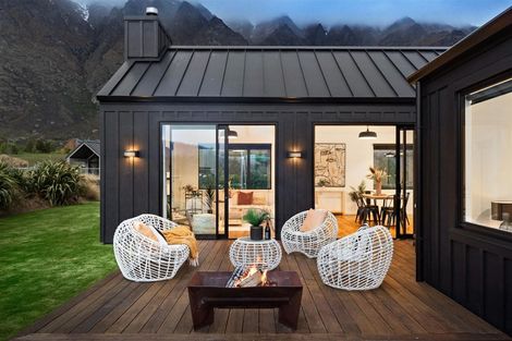 Photo of property in 20 Jacks Point Rise, Jacks Point, Queenstown, 9371