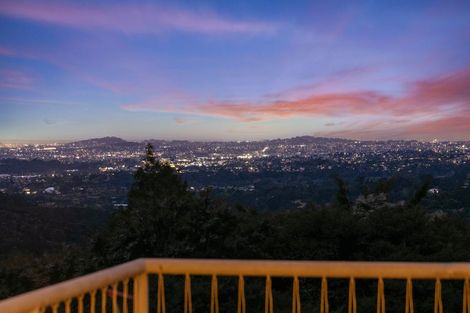 Photo of property in 318 Forest Road, Waiatarua, Auckland, 0612