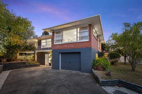 Photo of property in 11 Walpole Avenue, Hillpark, Auckland, 2102