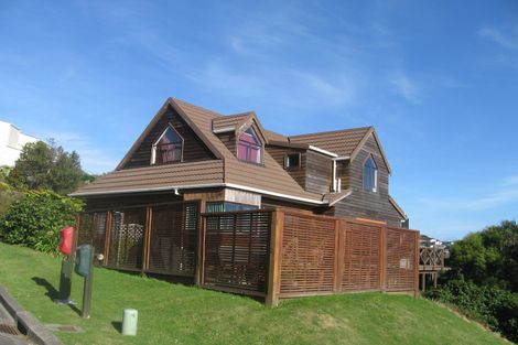 Photo of property in 16 The Crowsnest, Whitby, Porirua, 5024