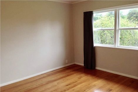 Photo of property in 19 Halberg Street, Glenfield, Auckland, 0629