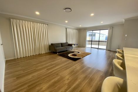 Photo of property in 32 Goodfellow Lane, Flat Bush, Auckland, 2019