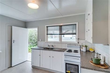 Photo of property in 1/707 Alexandra Street, Parkvale, Hastings, 4122